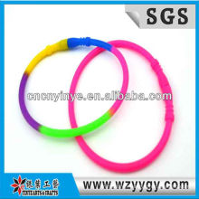 Nouveau bracelet silicone coloré pour enfants, bracelet silicone bon marché de la pellicule